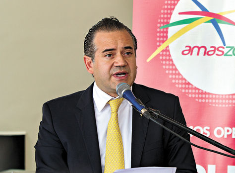 Urioste habla en la inauguración de los vuelos a Iquique. Amaszonas./La Razón